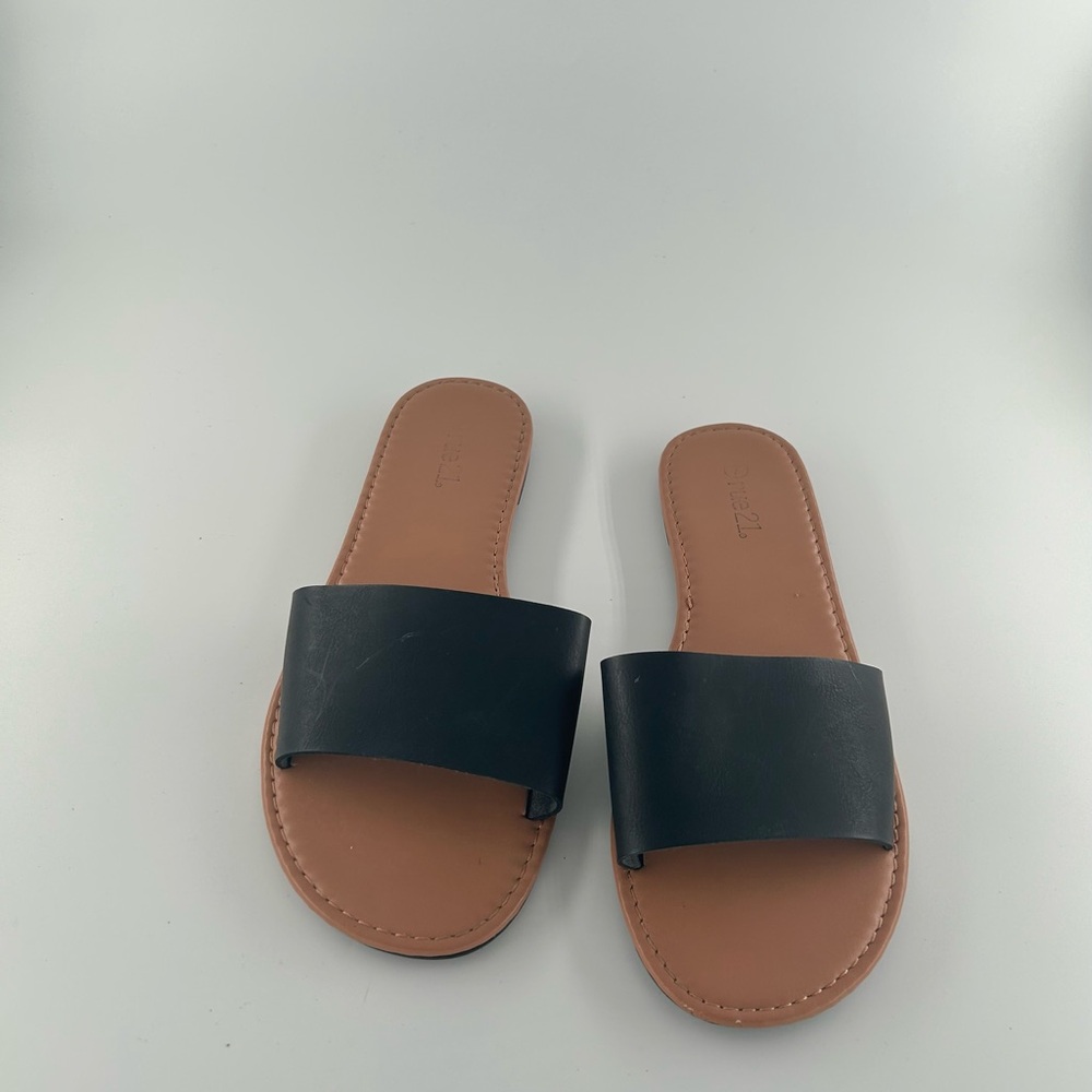 Rue 21 slip on